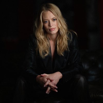 avatar for JeriLRyan@mastodon.world